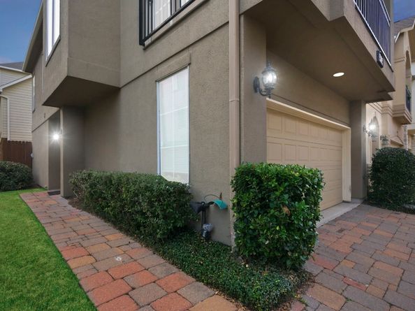 1303 Sherwood Point Lane, Houston TX 77043