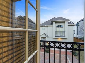 1303 Sherwood Point Lane, Houston TX 77043