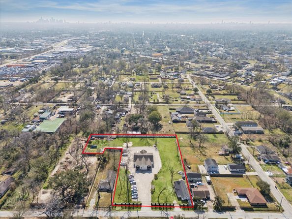 781 Lovers Lane, Houston TX 77091