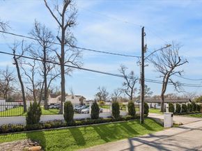 781 Lovers Lane, Houston TX 77091