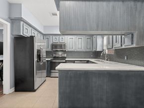 7671 Ameswood Road, Houston TX 77095