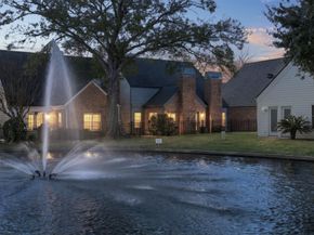 7671 Ameswood Road, Houston TX 77095