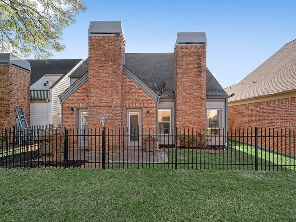 7671 Ameswood Road, Houston TX 77095