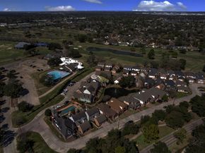 7671 Ameswood Road, Houston TX 77095