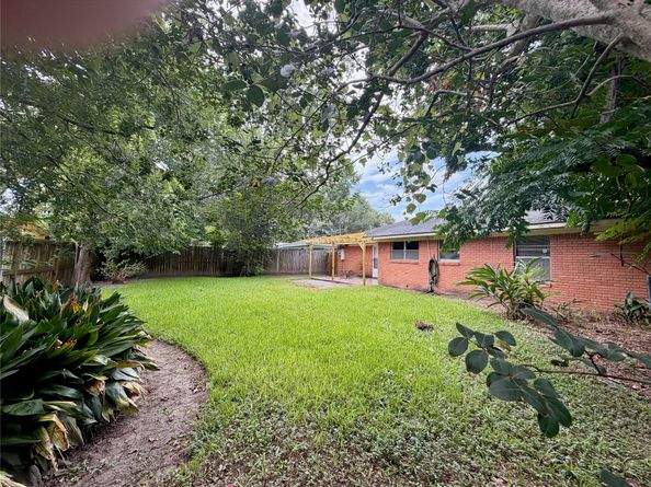 6131 Indigo Street, Houston TX 77074