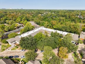 640 S Ripple Creek Drive S 640, Houston TX 77057