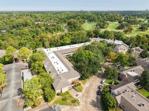 640 S Ripple Creek Drive S 640, Houston TX 77057