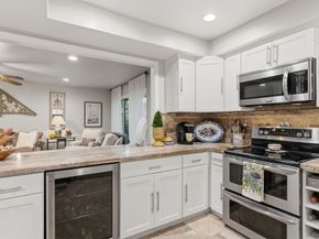 640 S Ripple Creek Drive S 640, Houston TX 77057