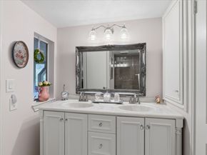 640 S Ripple Creek Drive S 640, Houston TX 77057