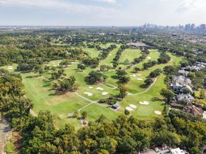 640 S Ripple Creek Drive S 640, Houston TX 77057