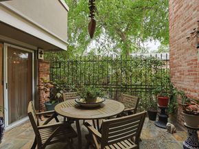 640 S Ripple Creek Drive S 640, Houston TX 77057