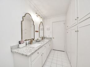 10115 Holly Springs Drive, Houston TX 77042