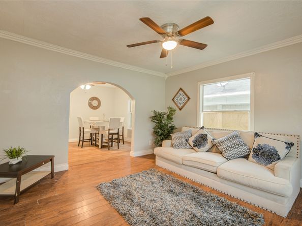 911 Wooding Street, Houston TX 77011