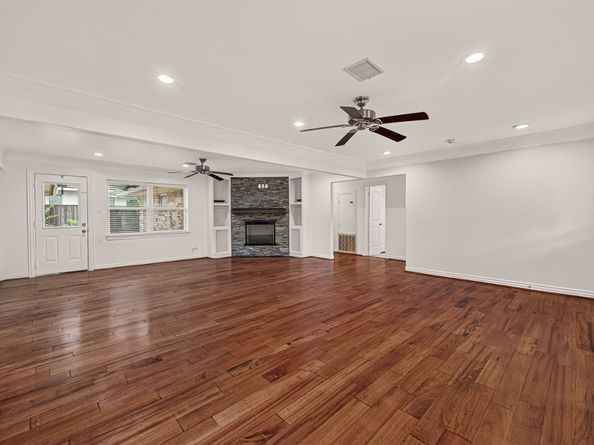 8522 Westview Drive, Houston TX 77055