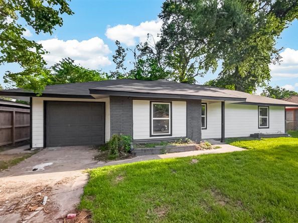 5751 Thrush Drive, Houston TX 77033