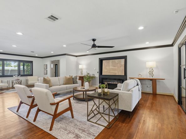 2302 Chimney Rock Road, Houston TX 77056