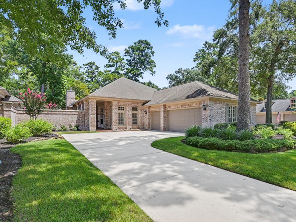 22 N Castlegreen Circle, The Woodlands TX 77381