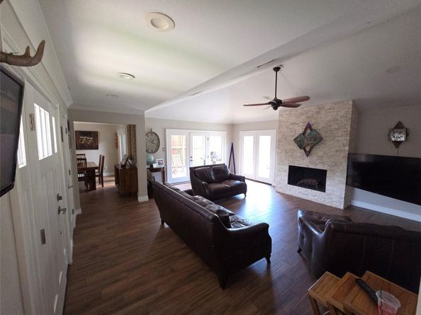 2621 Country Club Boulevard, Sugar Land TX 77478