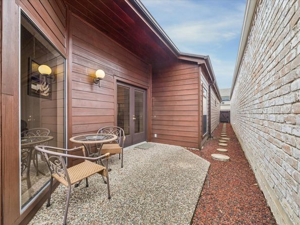 9612 Bayou Brook Street, Houston TX 77063