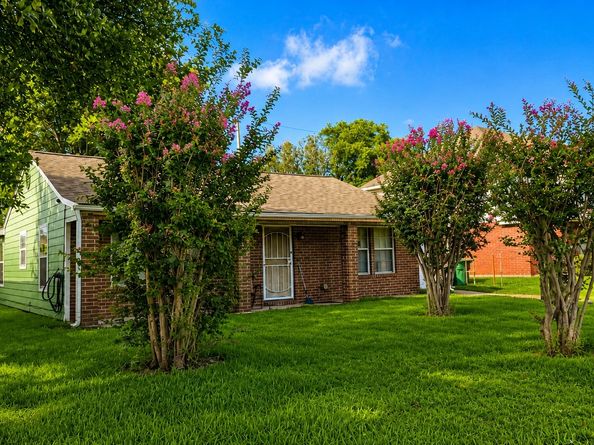 7622 Azalea Street, Houston TX 77023