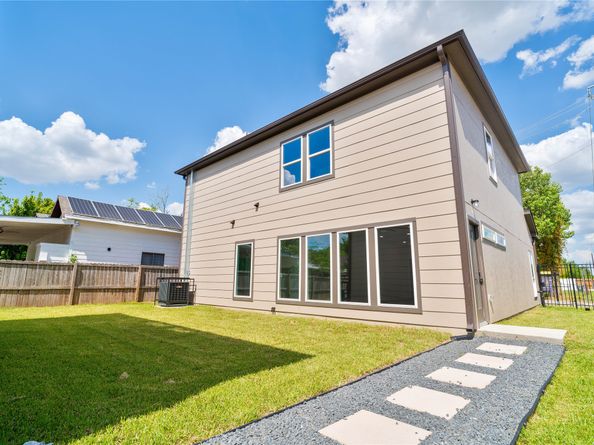 8430 Grandview Street, Houston TX 77051