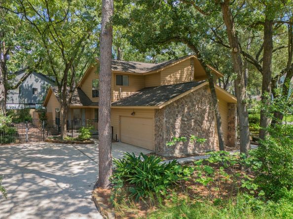 2 Crescent Falls Court, The Woodlands TX 77381
