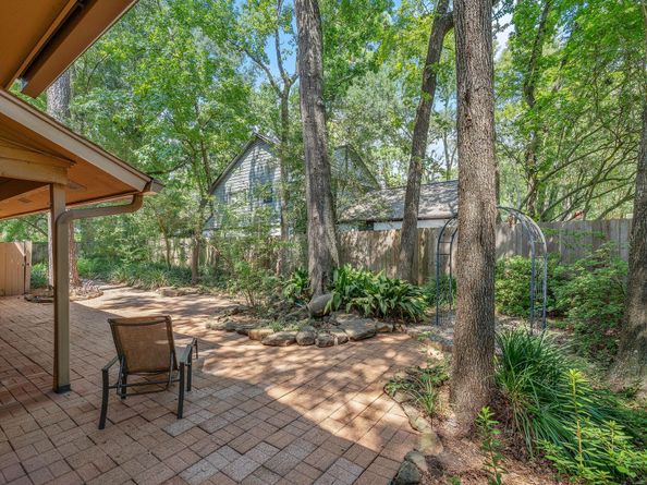 2 Crescent Falls Court, The Woodlands TX 77381