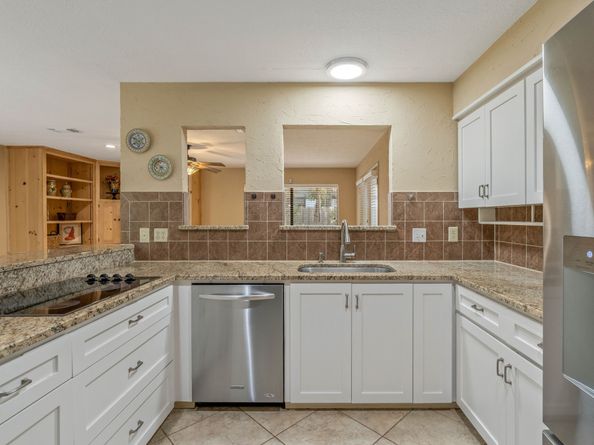 2 Crescent Falls Court, The Woodlands TX 77381