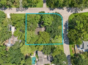 2 Crescent Falls Court, The Woodlands TX 77381