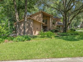 2 Crescent Falls Court, The Woodlands TX 77381