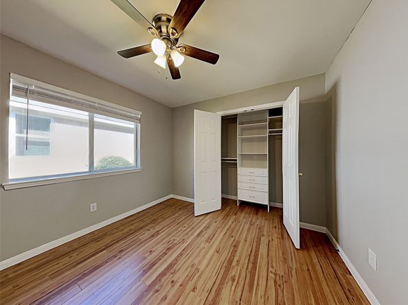 85 Summer Lark Place, Spring TX 77382