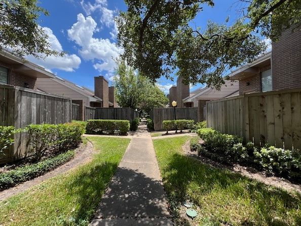 2889 Panagard Drive 42, Houston TX 77082