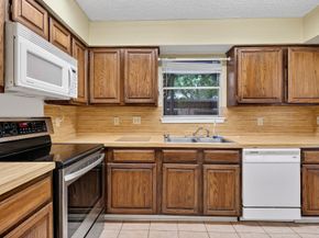 9204 Westwood Village Drive 2, Houston TX 77036