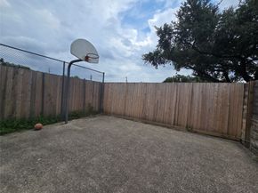 9204 Westwood Village Drive 2, Houston TX 77036
