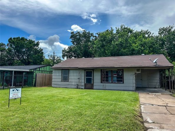 7810 Darnay Drive, Houston TX 77033
