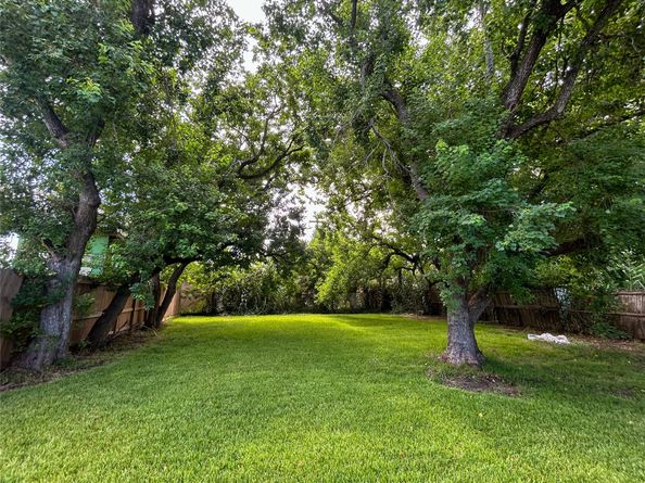 7810 Darnay Drive, Houston TX 77033