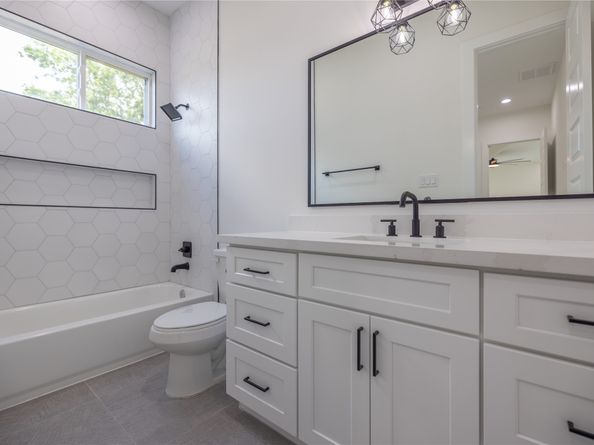 1816 West Street, Houston TX 77026