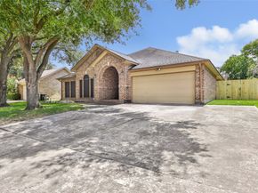 12714 Hidden Castle Drive, Houston TX 77015