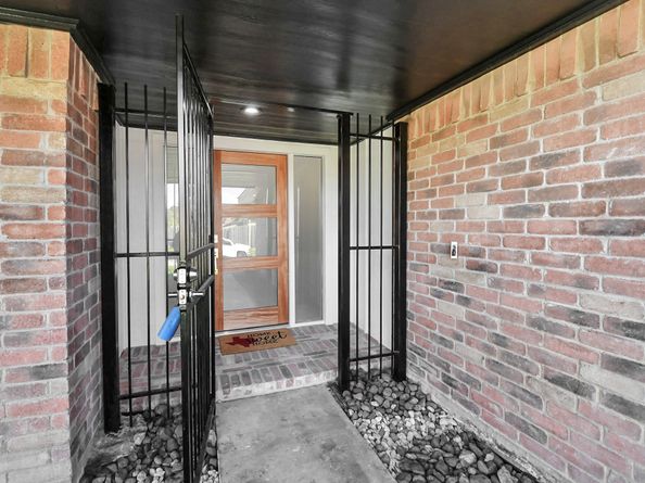 8906 Enchanted Forest Drive, Houston TX 77088