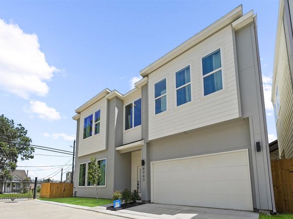 8907 Knoll Branch Dr Drive, Houston TX 77080