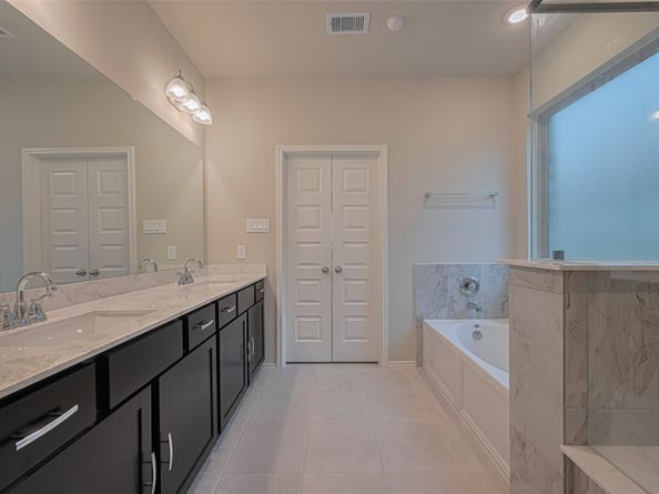 1334 Wild Mustang Trail, Richmond TX 77406