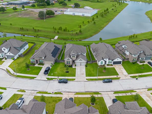 1334 Wild Mustang Trail, Richmond TX 77406