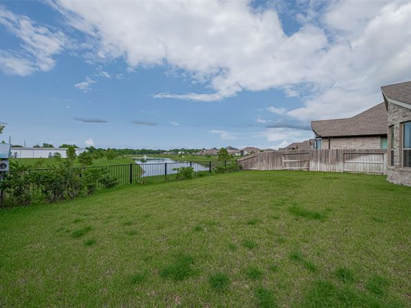 1334 Wild Mustang Trail, Richmond TX 77406