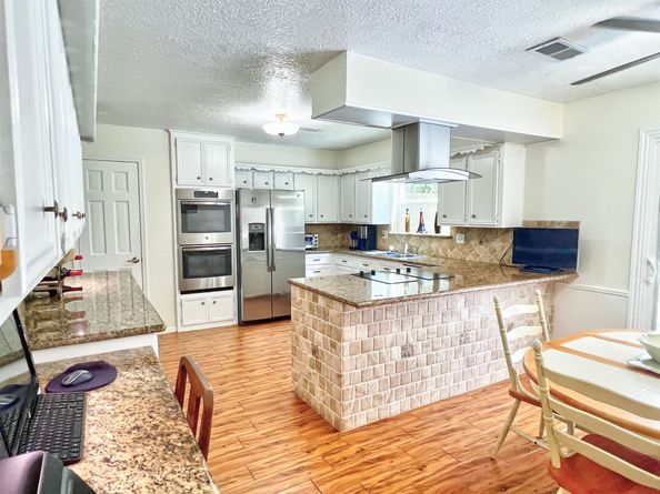 16902 Summit Oaks Lane, Spring TX 77379