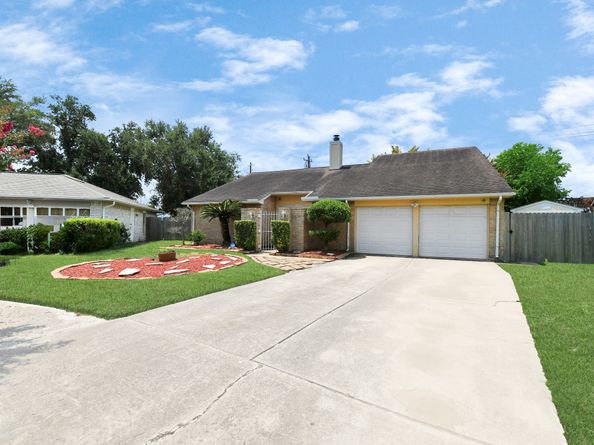 13139 Birch Grove Drive E, Houston TX 77099