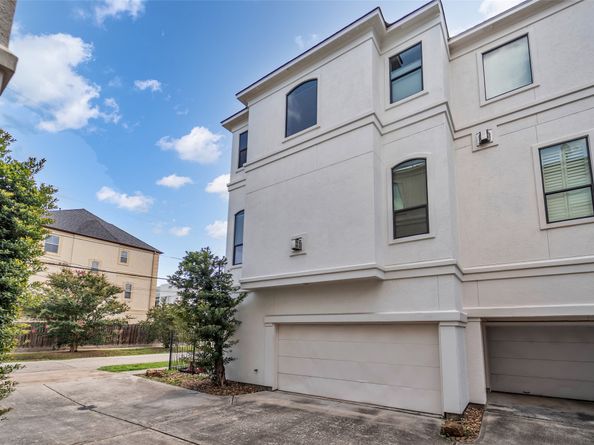 5501 Petty Street, Houston TX 77007