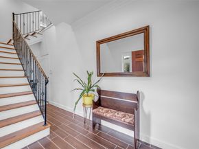 5501 Petty Street, Houston TX 77007
