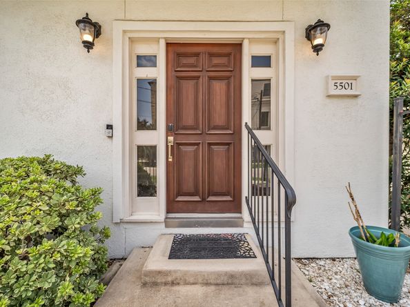 5501 Petty Street, Houston TX 77007