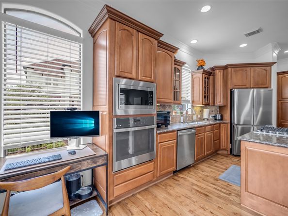 5501 Petty Street, Houston TX 77007