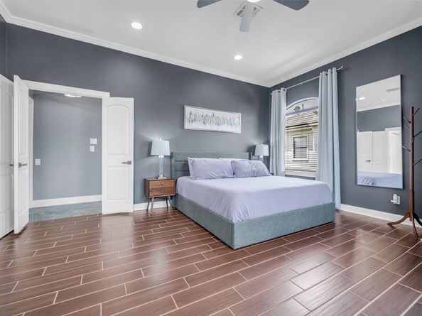 5501 Petty Street, Houston TX 77007